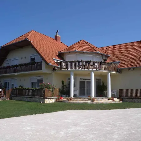 Lägenhet In Gyenesdias/balaton 18812 Gyenesdiás