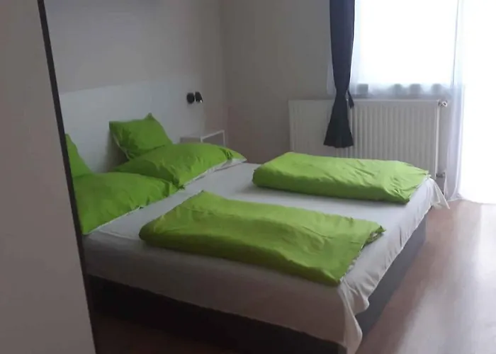 In - Balaton 18812 * גיינסדיאס